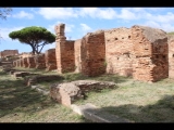 03014 ostia - regio ii - insula ix - edificio (ii,ix,6) - raeume auf der nordseite - bli ri nordwesten - 09-2022.jpg